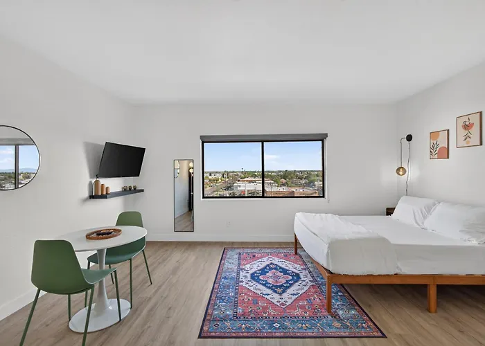 Astral Desert Retreats * Mesa